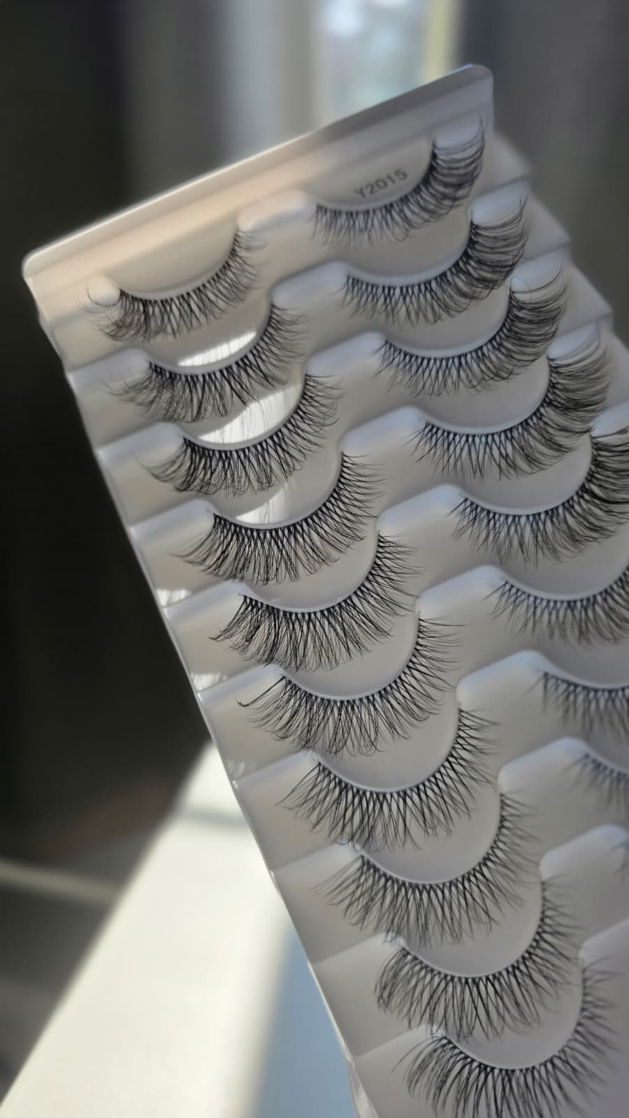 Real Y2015 lash tray — primary product view